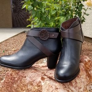 NWOT Brighton Boots
